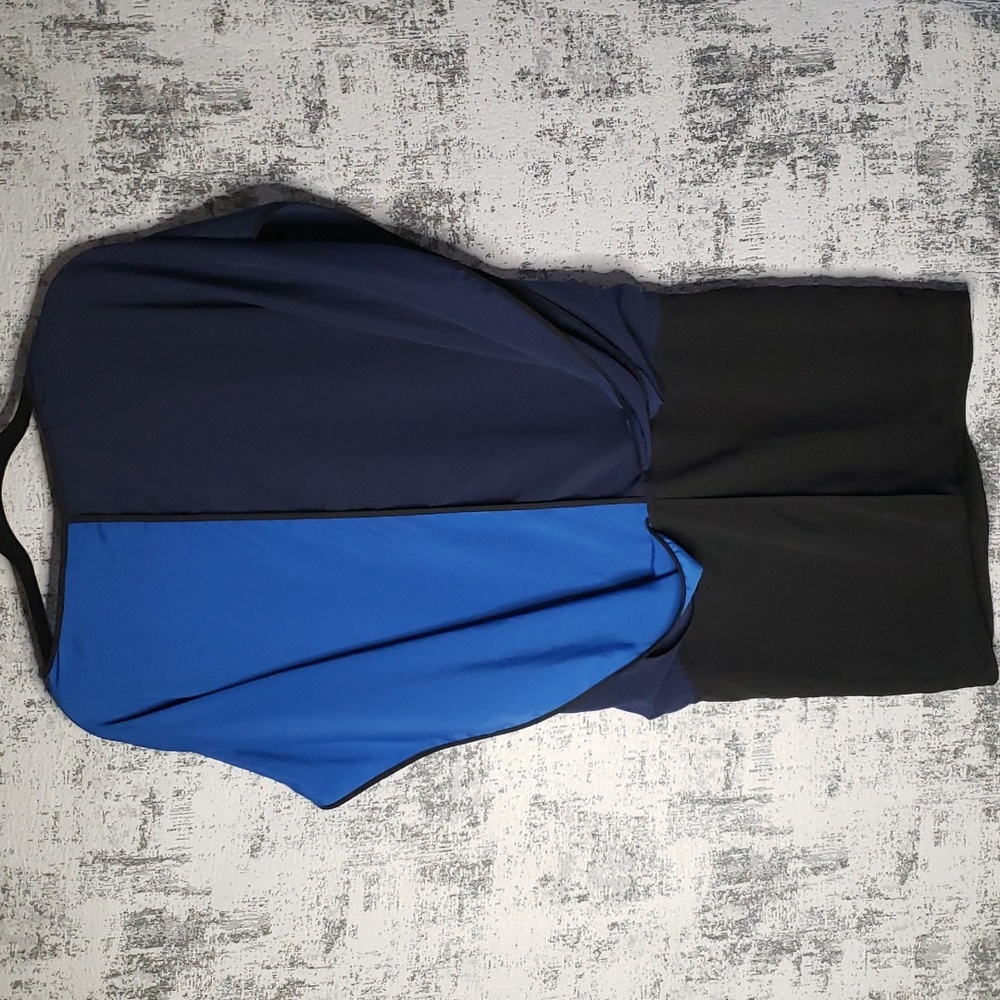 BCBG MaxAzria Blue & Black Colourblock Bat Wing Sleeve Mini Dress - Picture 6 of 10
